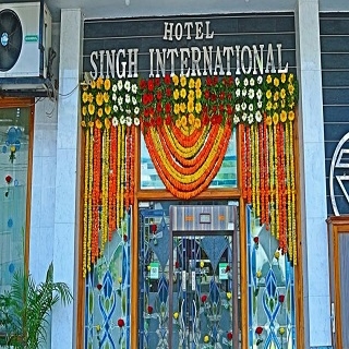 Hotel Singh International (Karol Bagh)