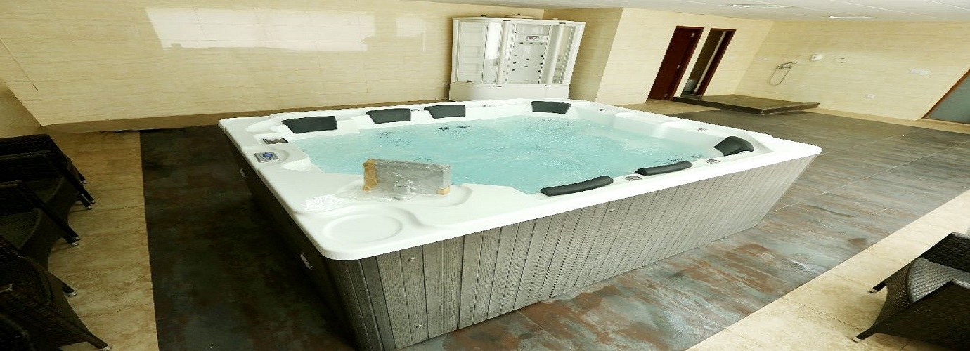 The Exotic Jaccuzi, Steam And Sauna Room