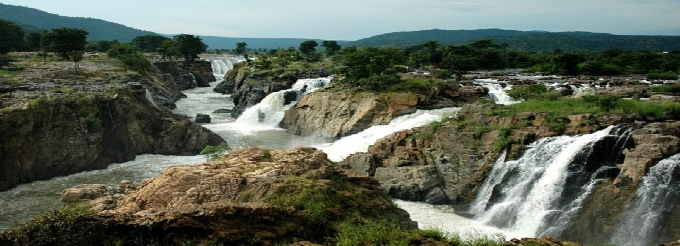 Aruvikkuzhi Waterfalls