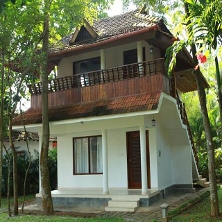 Shanthitheeram Lakeside Heritage Resort 