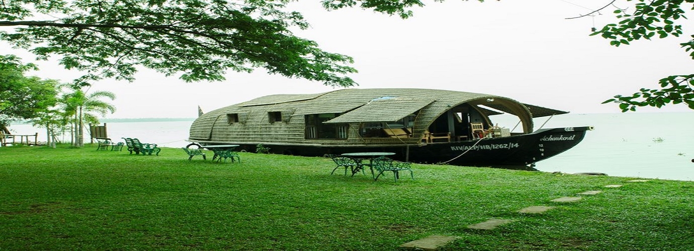 Honeymoon Houseboat