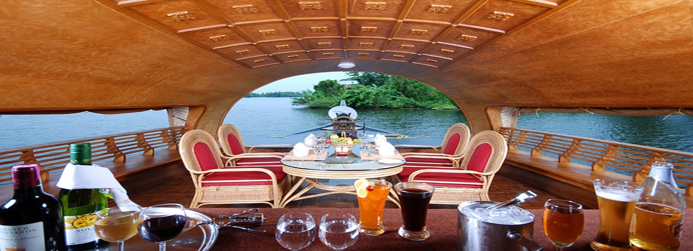 Houseboat Dining