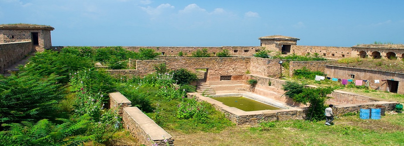 Hari Parbat Fort