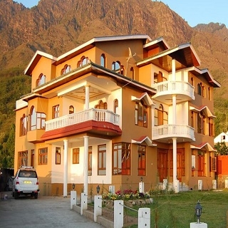 Hotel Himalayan Resort