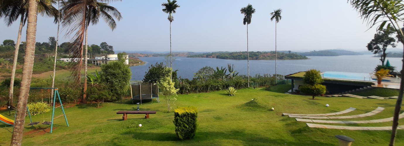 Garden with view of the lake