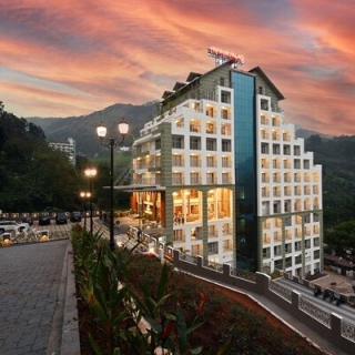 GOLDEN MUNNAR PALACE